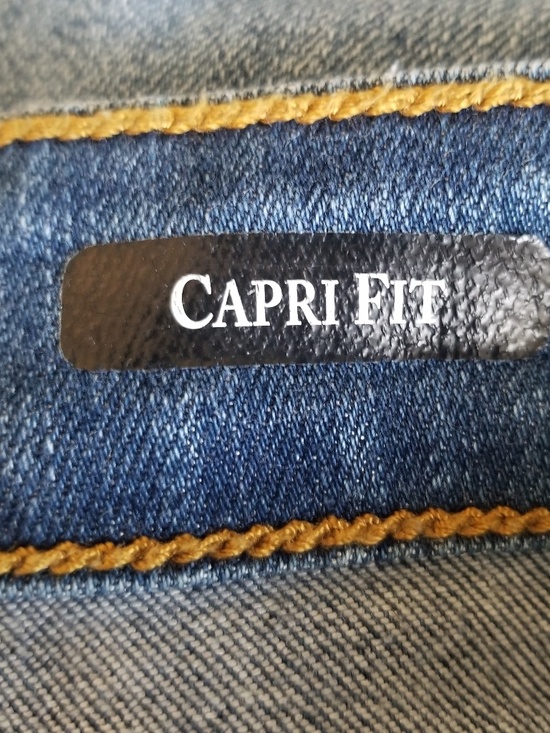 Judy Blue Women’s Stretch Distressed High Rise Capri Fit Jeans Size 11 (30) - Picture 8 of 10